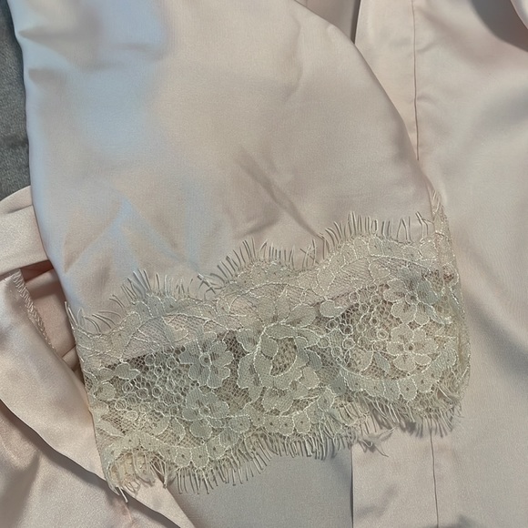 Light pink robe - Picture 6 of 7